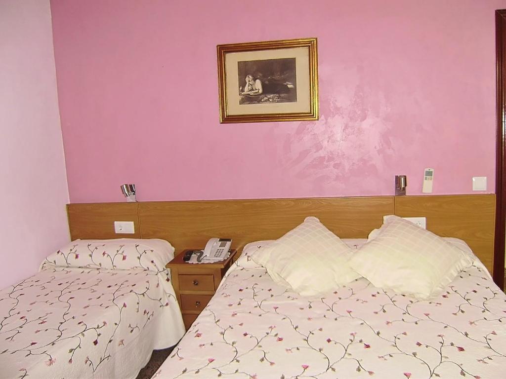 Hostal Miguel Angel 马德里 外观 照片