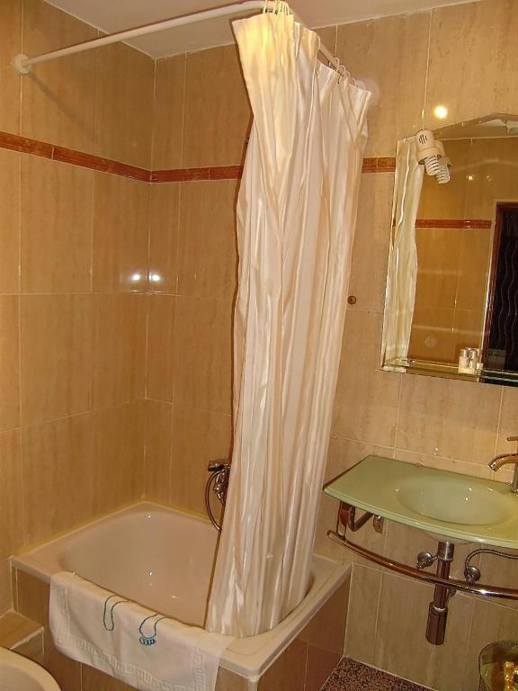 Hostal Miguel Angel 马德里 客房 照片